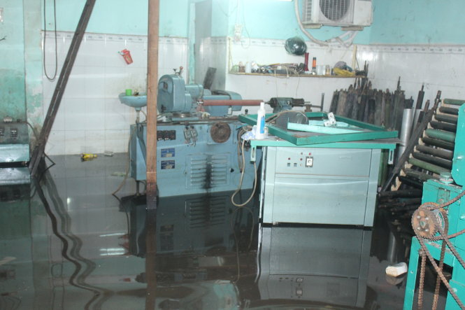 Ráng[-]chịu[-]ngập[-]ba[-]tháng[-]nữa